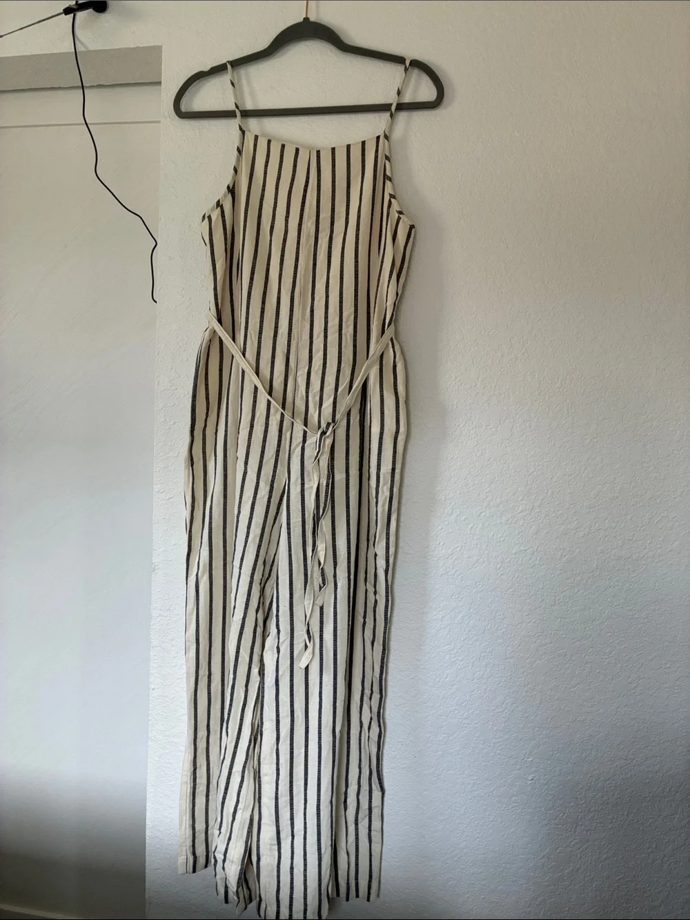 Jumpsuit - Picture 3 of 7